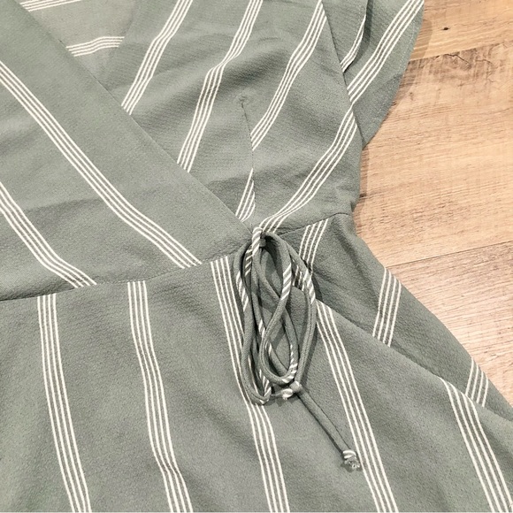 Flutter Sleeve Faux Wrap Top with Flounce Bottom and Tie - Picture 2 of 8